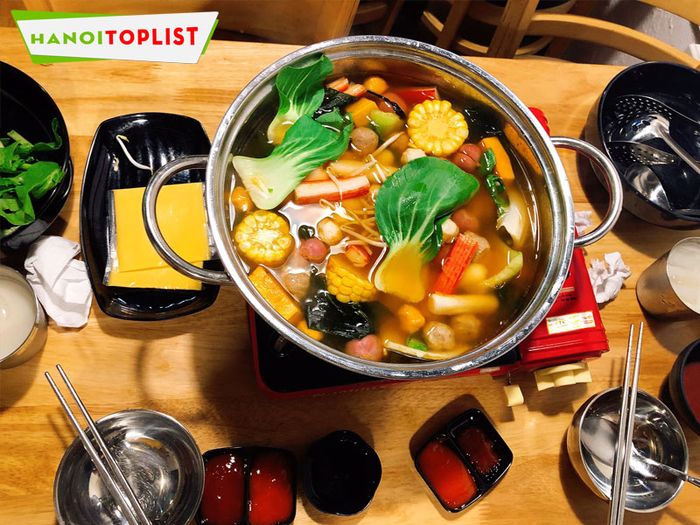 buffet-tokbokki-haruki-kimbap-Tripi