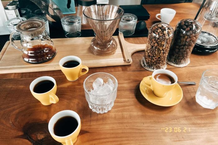 Không gian ngoài trời lung linh về đêm tại Chill Factory