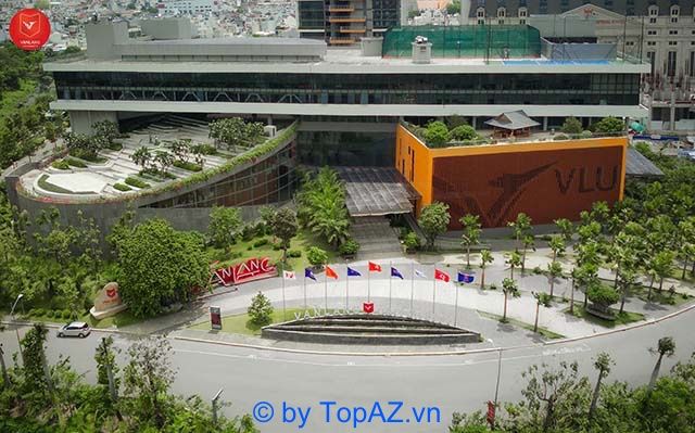 Trường Đại học Văn Lang luôn nỗ lực đứng đầu trong việc đào tạo ngoại ngữ tại TPHCM, đem đến cho sinh viên môi trường học tập chất lượng với sự đổi mới không ngừng.