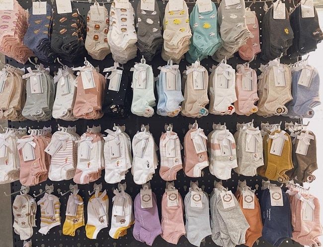 Haste Store - Điểm đến của những đôi vớ nghệ thuật