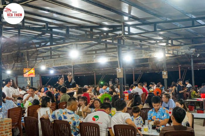 Không gian ấm cúng và view hoàng hôn tuyệt đẹp tại Bè Kèo Thơm