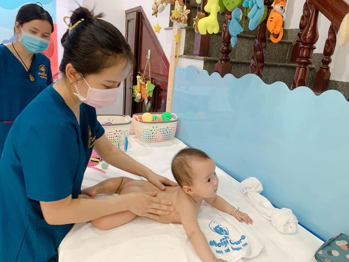 Không gian chăm sóc mẹ và bé tại Meiji Care