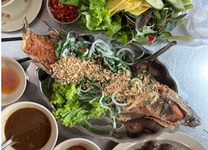 Hình ảnh đặc trưng Quán Hàng Dừa - Không gian ẩm thực đậm chất Nam Bộ