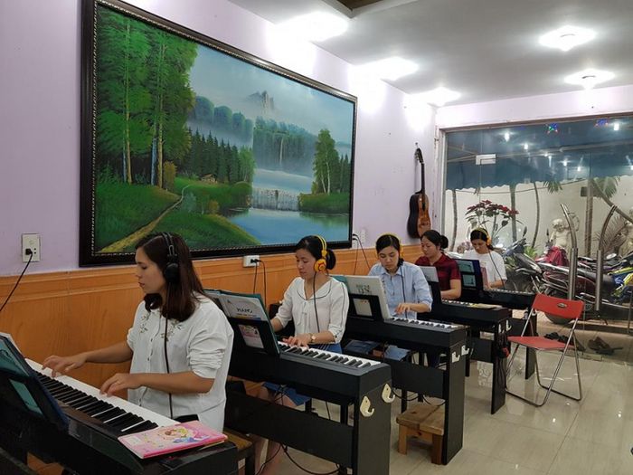 Hình ảnh học viên nhí KidMusic - Âm nhạc trở thành người bạn đồng hành suốt đời