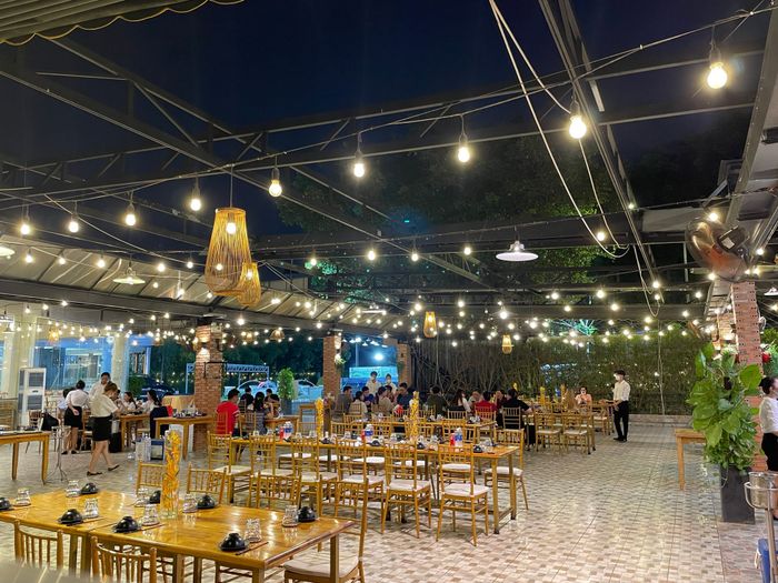 Nhà Hàng Dìn Ký Cộng Hoà - Hình ảnh 3