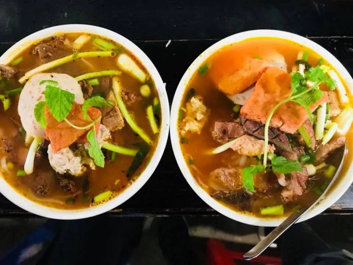 Bún chả Nga Cảnh - Món quà sáng bình dị mà đậm đà