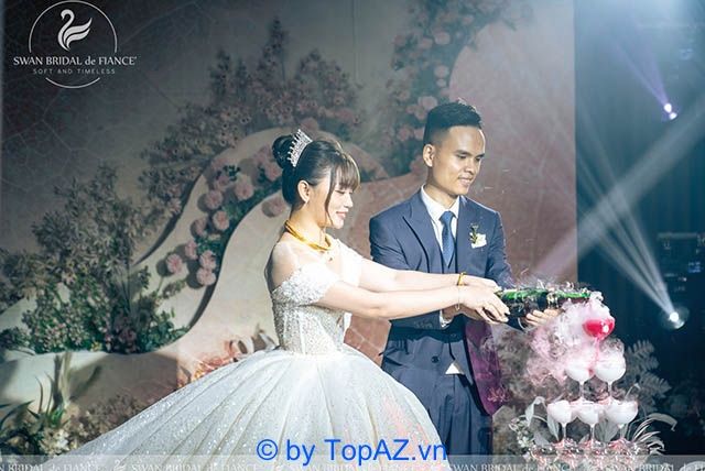 Địa chỉ may và cho thuê váy cưới tại Hà Nội.
