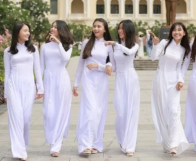 Áo dài Tiên là một trong những tiệm may áo dài đẹp tại TP Hồ Chí Minh, luôn nằm trong top 5 địa chỉ được yêu thích.