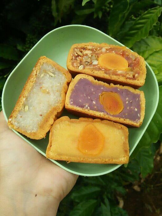 Hình ảnh bánh trung thu thủ công tinh tế tại Lê Hoa