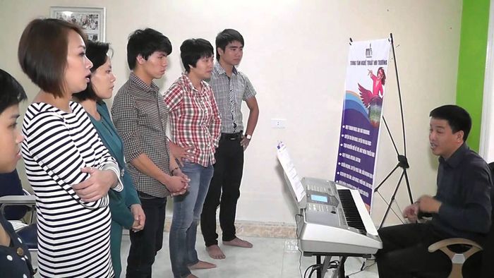 Đội ngũ giảng viên ưu tú - Thạc sĩ âm nhạc với hơn 10 năm kinh nghiệm đào tạo tại Mr Thương Art Center