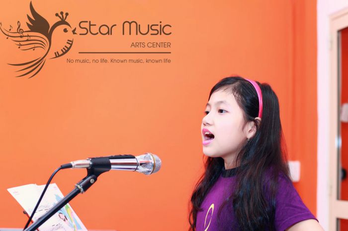 Hình ảnh lớp học đa bộ môn tại Star Music - Môi trường sáng tạo nghệ thuật chuyên nghiệp