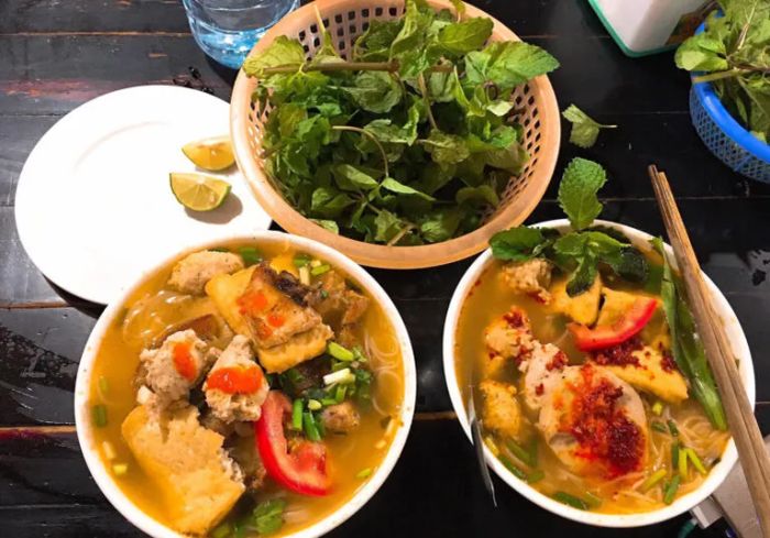 Bún chả Nga Cảnh - Tinh túy ẩm thực đường phố Sapa