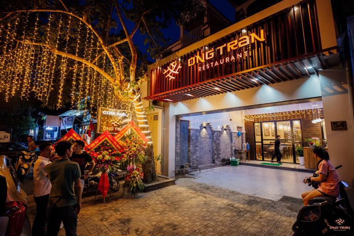 Những món ăn dân dã đầy hương vị quê nhà tại Ông Trần Restaurants