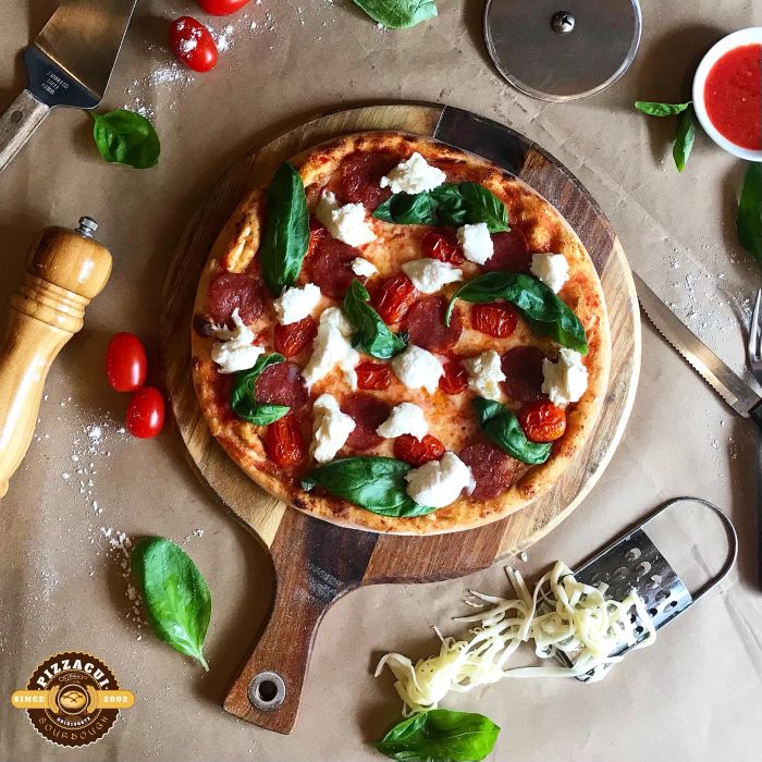 Những chiếc pizza vàng ruộm từ lò củi tại Pizza Củi - Ảnh 1