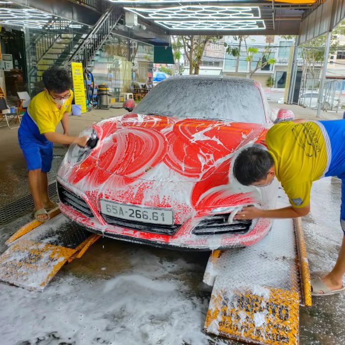 Hình ảnh quy trình chăm sóc xe cao cấp tại MICAR DETAILING