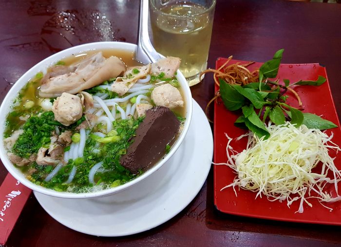 Quán Ngon 350 - Một Chuyến Phiêu Lưu Ẩm Thực Đậm Đà