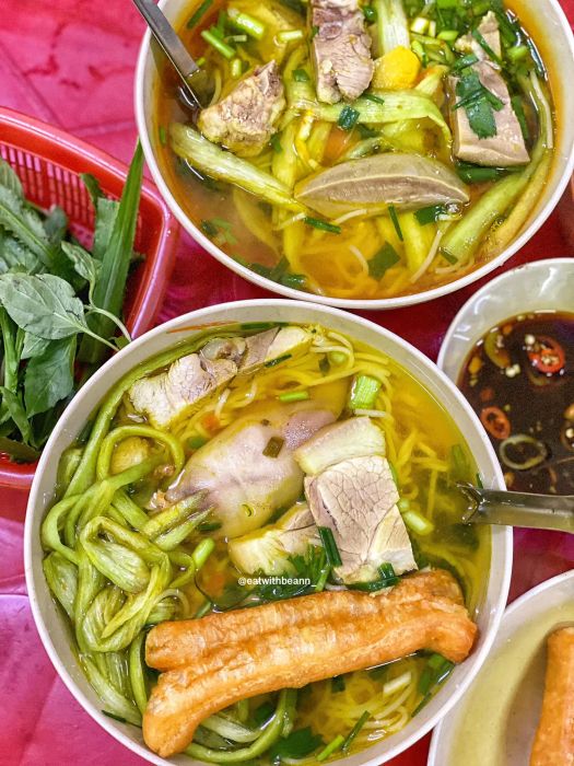 Bát bún dọc mùng vàng ươm hấp dẫn