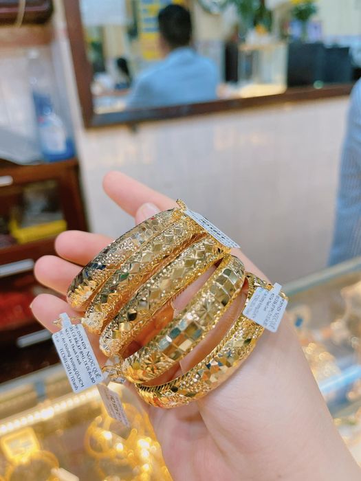 Bộ sưu tập trang sức tinh tế tại Ngọc Quế Jewelry
