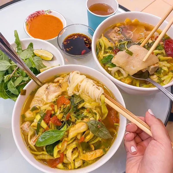 Hình ảnh bún dọc mùng thơm ngon tại Hàng Nón