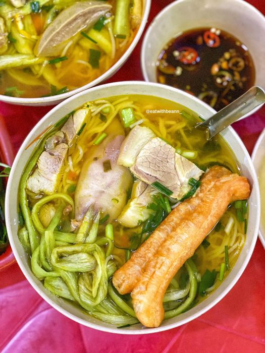 Không gian quán mang đậm phong cách Hà Thành