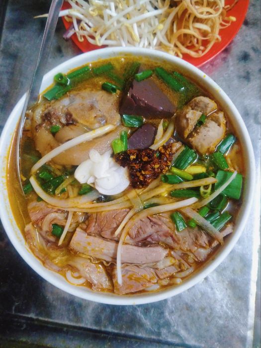 Bún Bò Huế Hợp - Tô Bún Nóng Hổi, Ngọt Thanh Khó Quên