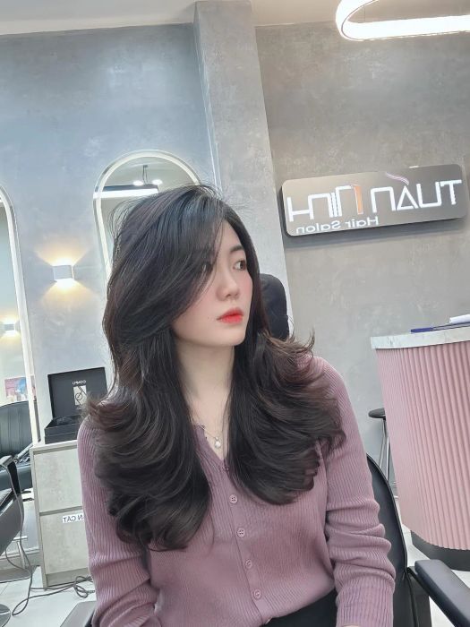 Không gian sang trọng và những mẫu tóc thời thượng tại Hair Salon Tuấn Ninh
