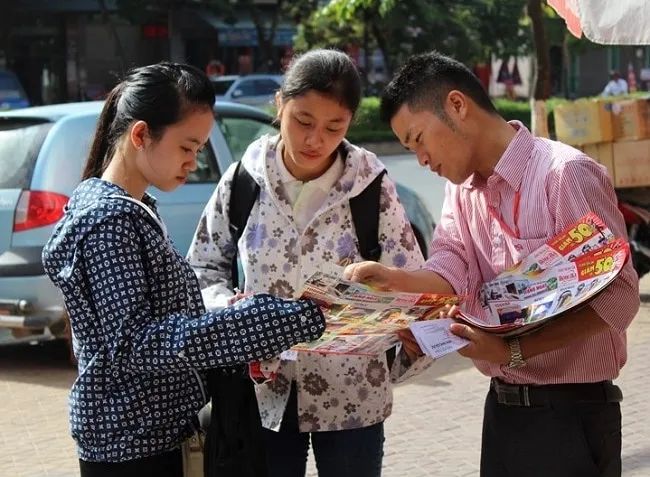Thành Công tự hào nằm trong Top 8 đơn vị phát tờ rơi quảng cáo chuyên nghiệp, uy tín với mức giá ưu đãi bậc nhất tại TP.HCM