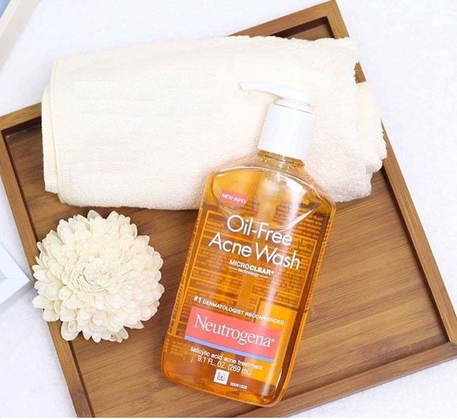 Hình ảnh sản phẩm sữa rửa mặt Neutrogena Oil Free Acne Wash (ảnh 2)