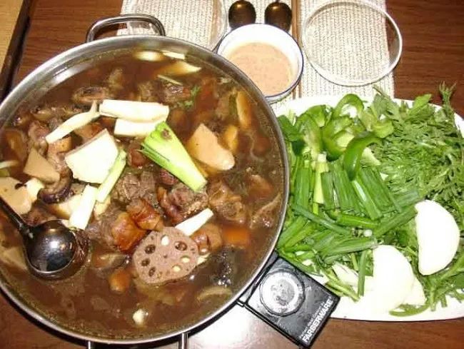 Lẩu Dê Lâm Ký - Một trong những địa chỉ lẩu dê ngon nhất TP.HCM đáng để thử nghiệm