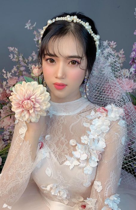Tác phẩm trang điểm cô dâu sang trọng từ Áo Cưới Đổng Vỹ