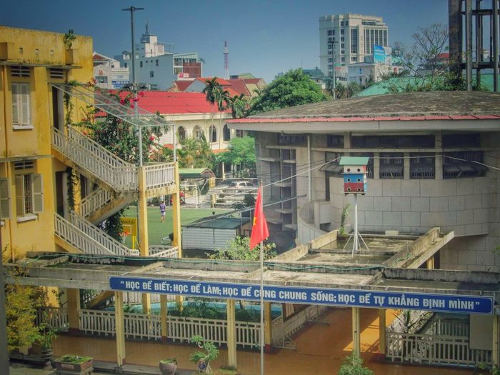 Góc nhìn toàn cảnh khuôn viên THPT Cao Thắng