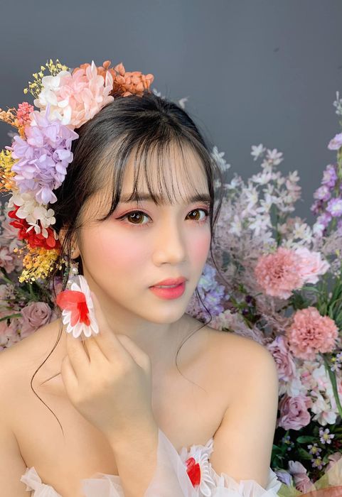 Bộ sưu tập trang điểm cô dâu sang trọng từ Áo Cưới Đổng Vỹ