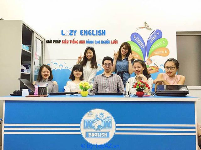 Wow English là một trung tâm ngoại ngữ uy tín, mang đến những khóa học chất lượng giúp học viên nâng cao khả năng tiếng Anh nhanh chóng và hiệu quả.
