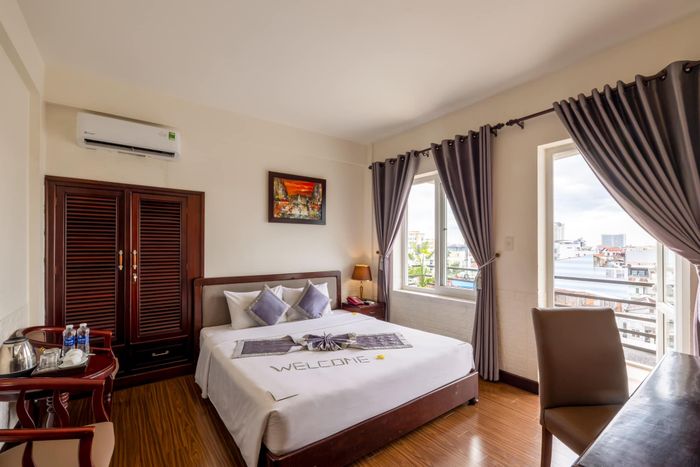 Baly Hotel - góc thư giãn bên dòng Hương