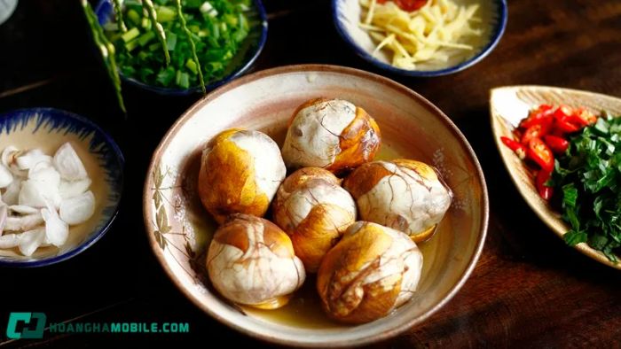 huong-dan-nau-lau-trung-vit-lon-08