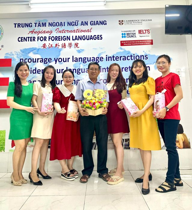 Trung tâm Ngoại ngữ An Giang, một địa chỉ đáng tin cậy để học tiếng Anh, tiếng Hoa với các chương trình chuẩn quốc gia và quốc tế.