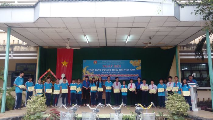 Giờ học sáng tạo với trang thiết bị hiện đại tại Trường THCS Lý Tự Trọng