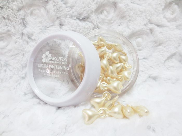 Hình ảnh thực tế viên serum dưỡng trắng Sakura Whitening cao cấp