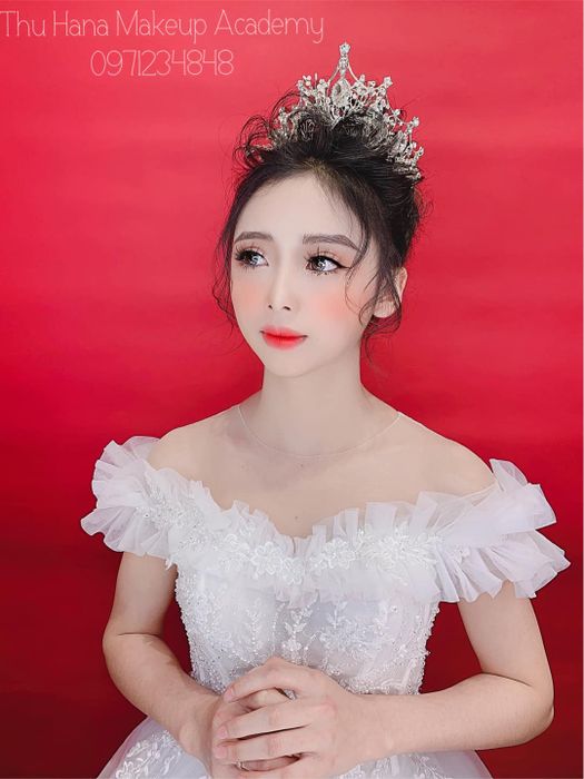 Khoảnh khắc rạng ngời của các cô dâu tại Thu Hana Make Up