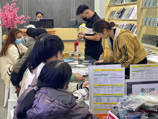 Bộ sưu tập iPhone đa dạng tại Quan Apple