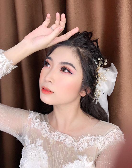 Khoảnh khắc rạng ngời của cô dâu tại NAOMI BRIDAL