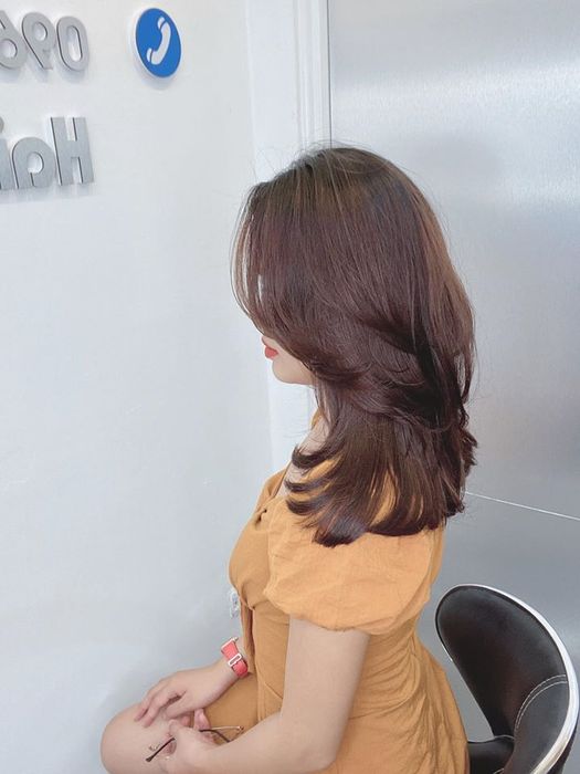 Hình ảnh ấn tượng về phong cách làm việc chuyên nghiệp tại Hair Salon Phi Thiên Anh
