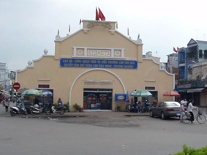Chợ đầu mối Thủ Đức ảnh ban đêm tấp nập