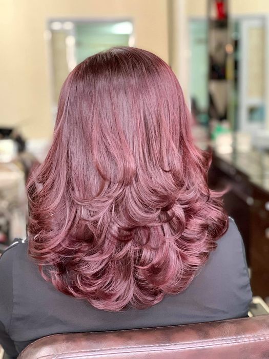 Phong cách phục vụ chuyên nghiệp tại Xuân Mới Hair Studio