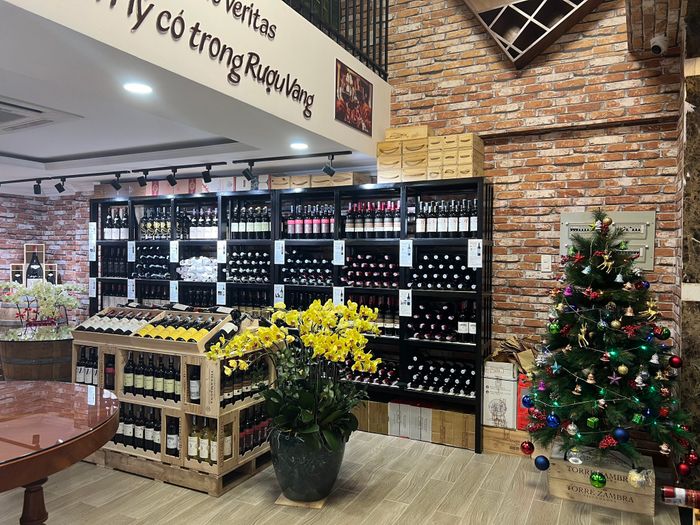 Không gian trưng bày đa dạng tại Tây Âu Wine