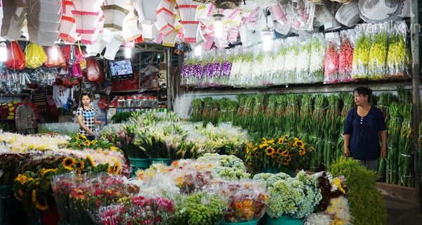 Hình ảnh chợ đầu mối hoa Hồ Thị Kỷ 1
