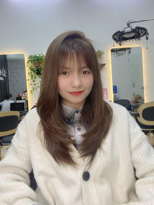Không gian sang trọng tại Mạnh Lê Hair Studio