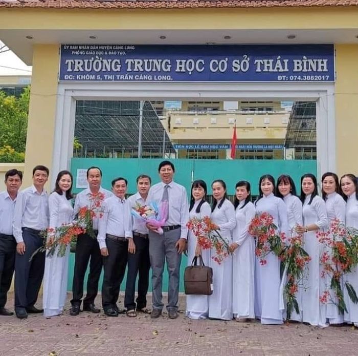 Khuôn viên rộng rãi với nhiều cây xanh tại Trường THCS Thái Bình