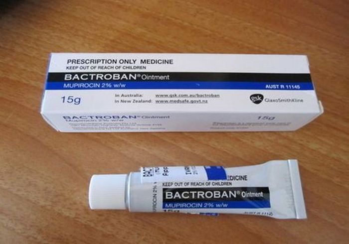 Hình ảnh minh họa thuốc Bactroban trị viêm nang lông