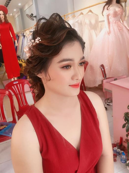 Áo cưới Khương Lê Bridal Make up ảnh 2